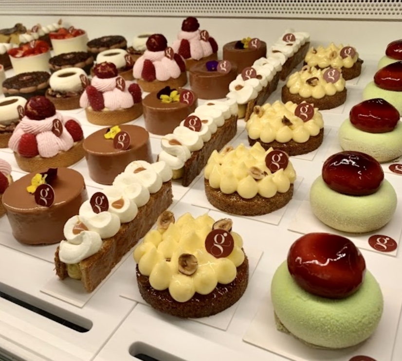 photo de la vitrine des pâtisseries